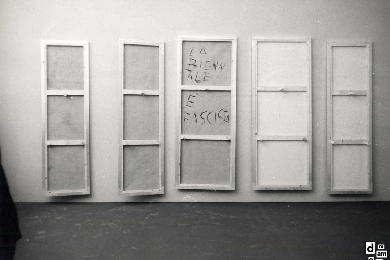 Venezia, opere occultate in segno di protesta alla XXXIV Biennale di Venezia, giugno. La Biennale di Venezia/ASAC