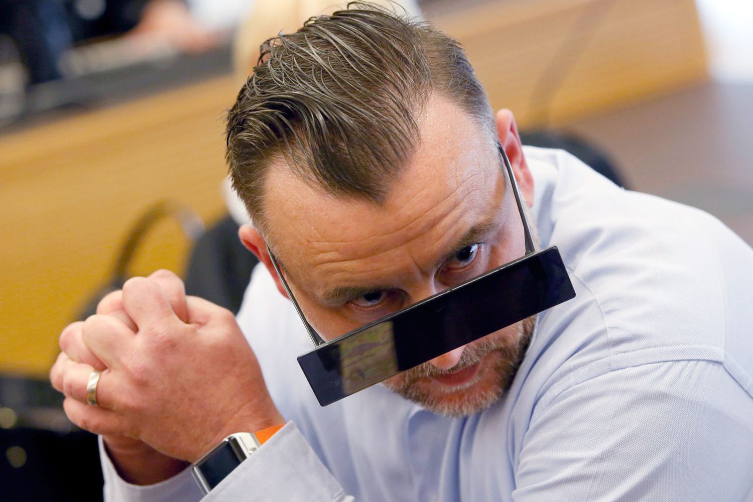 Lutz Bachmann, co-fondatore dei Patrioti europei contro l'islamizzazione dell'Occidente sotto processo a Dresda per un post su Facebook