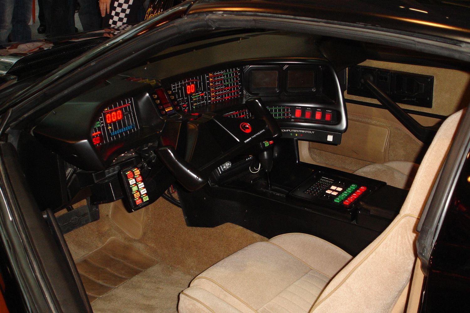 &nbsp;Il cruscotto di Kitt, l'auto guidata dall'intelligenza artificiale della serie tv Supercar