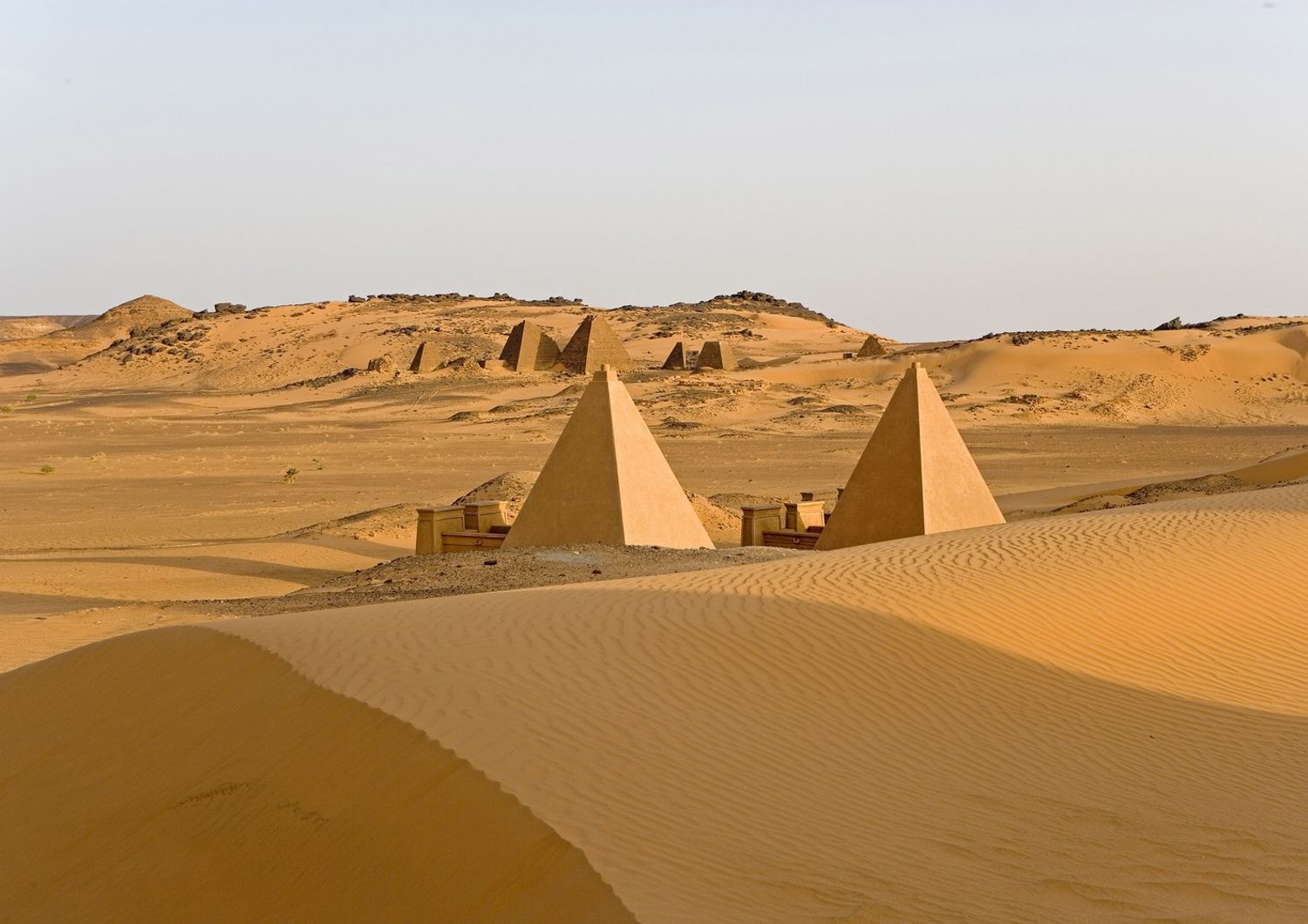 &nbsp;Le piramidi nubiane della necropoli di Meroe, in Sudan