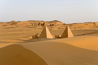 &nbsp;Le piramidi nubiane della necropoli di Meroe, in Sudan