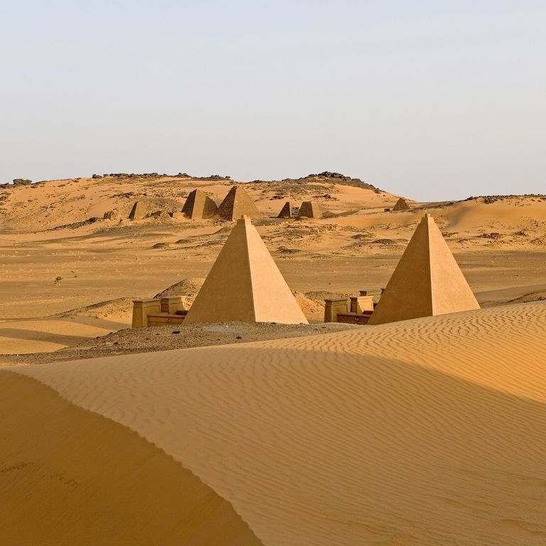 &nbsp;Le piramidi nubiane della necropoli di Meroe, in Sudan