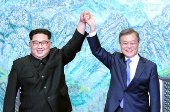 &nbsp;Kim e Moon