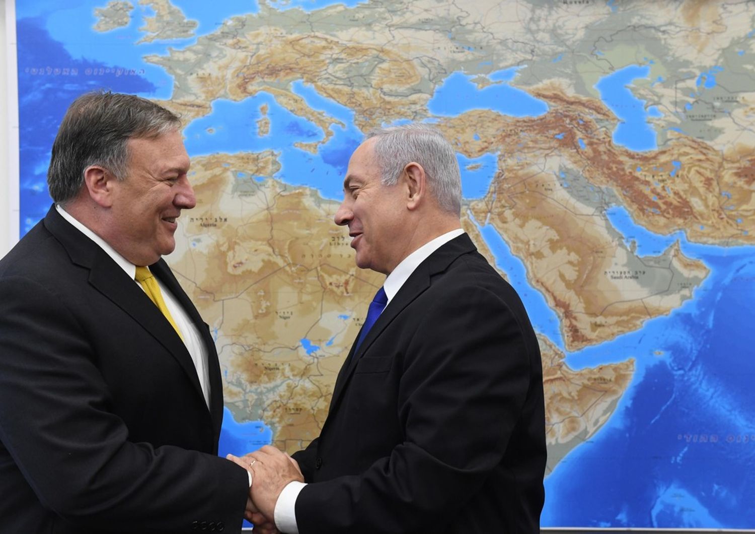 &nbsp;A sinistra il segretario di Stato Usa Mike Pompeo, a destra il primo ministro israeliano Benjamin Netanyahu