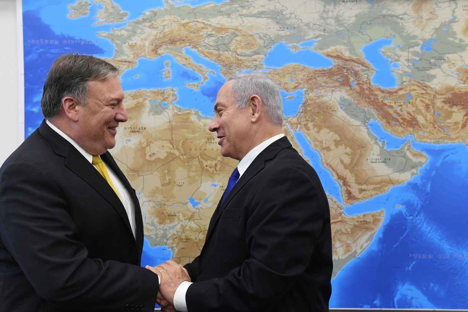 &nbsp;A sinistra il segretario di Stato Usa Mike Pompeo, a destra il primo ministro israeliano Benjamin Netanyahu