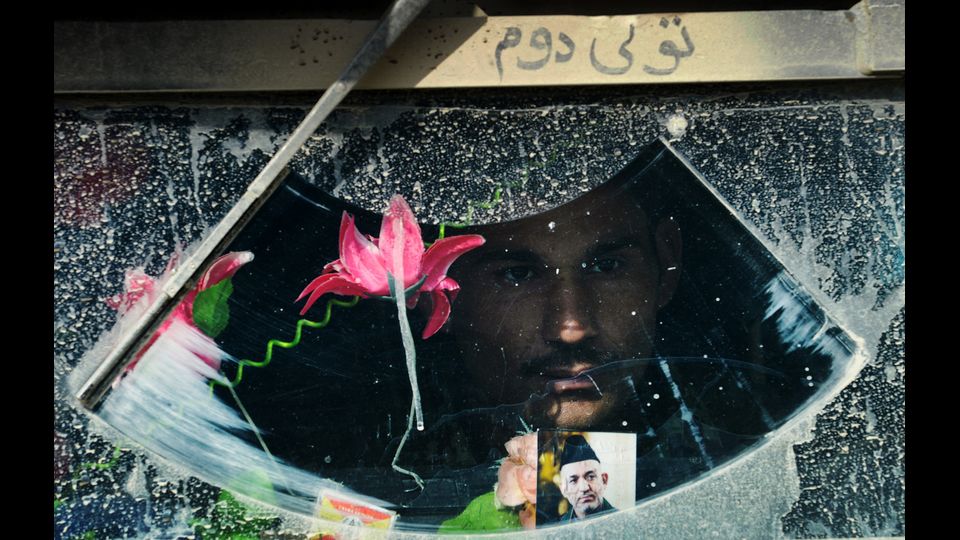 &nbsp;Nel 2002 era diventato un fotografo a tempo pieno, facendo carriera fino a diventare capo fotografo dell'ufficio di Kabul. Lascia sei figli, l'ultima nata da poco.