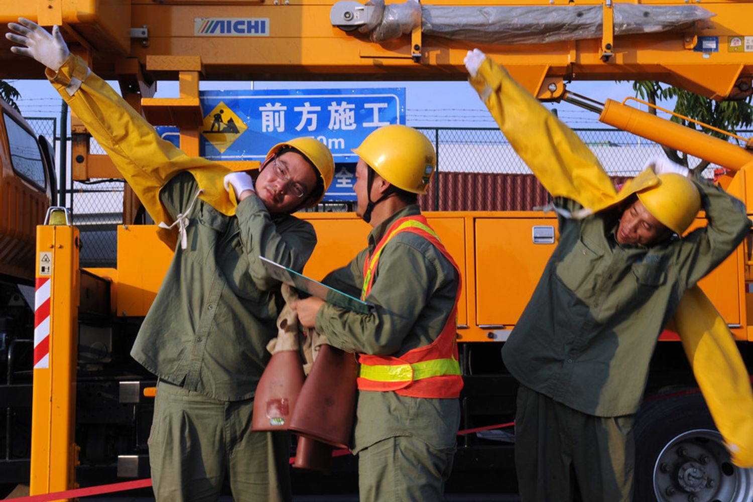 &nbsp;Lavoratori di un'azienda del settore elettrico in Cina