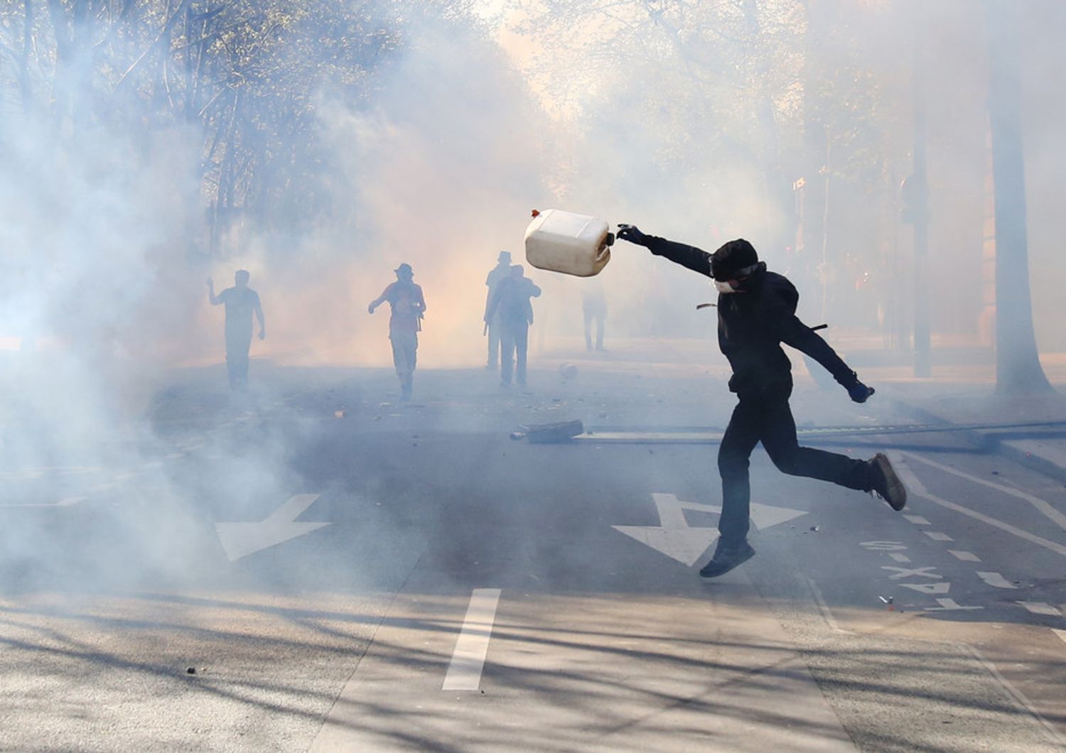 Parigi: scontri a Parigi al corteo del &#39;1 maggio&#39;
