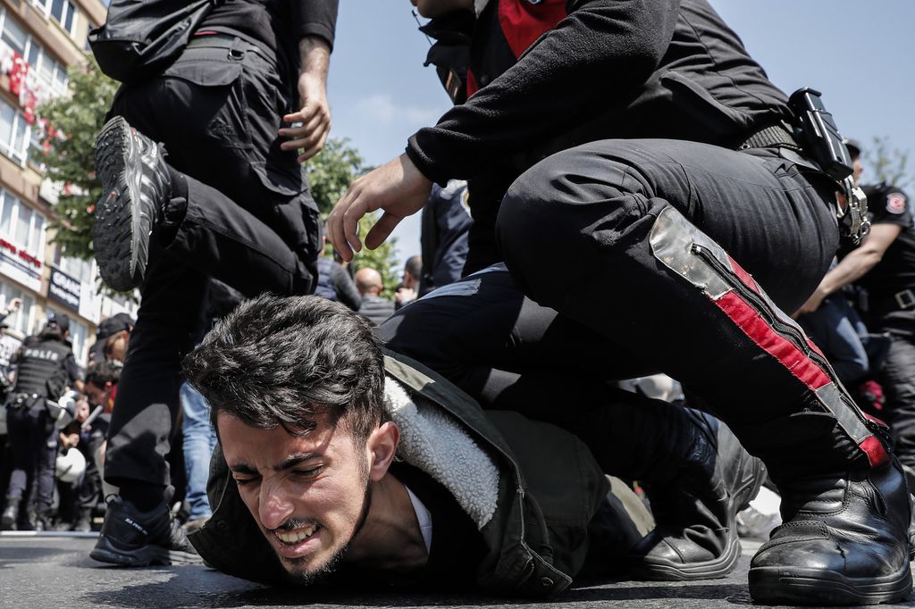 &nbsp;Un manifestante arrestato dalla polizia turca&nbsp;