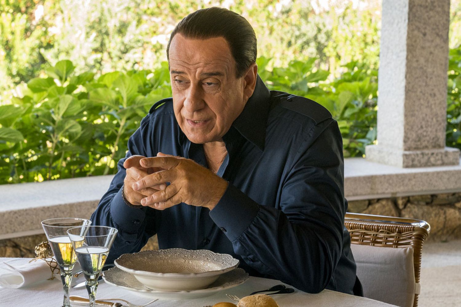 Toni Servillo &egrave; Silvio Berlusconi in 'Loro' di Paolo Sorrentino