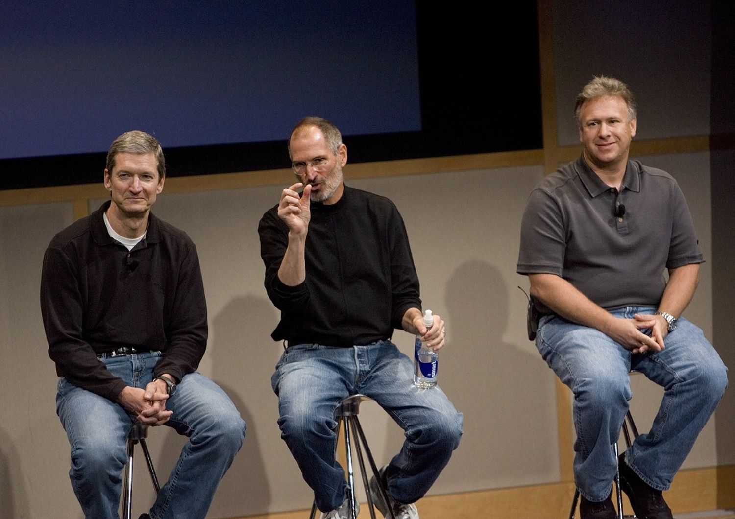 &nbsp;Tim Cook e Steve Jobs in una foto dell'agosto 2007