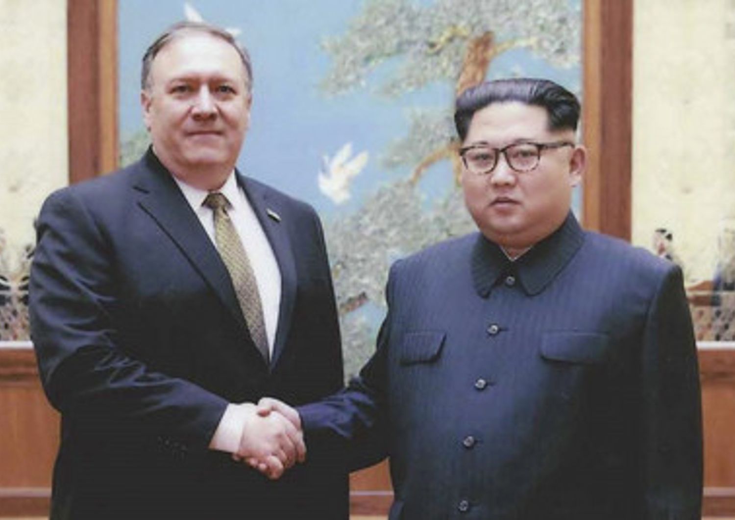 &nbsp;Mike Pompeo e Kim Jong-un durante l'incontro del 26 aprile