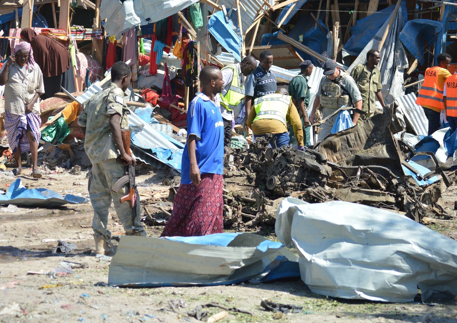 Somalia: kamikaze al mercato, almeno 15 morti