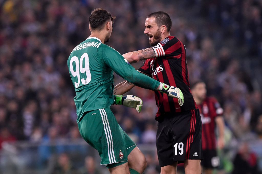 &nbsp;Gianluigi Donnarumma discute con Leonardo Bonucci durante la finale di Coppa Italia Milan-Juventus