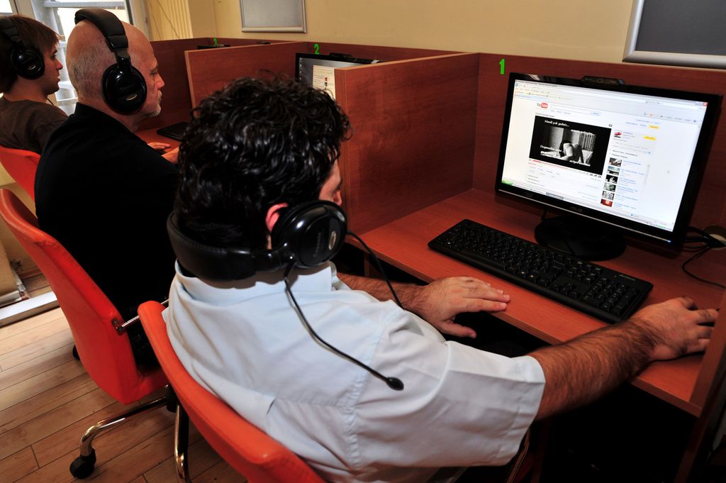 Un internet caf&eacute; in Turchia