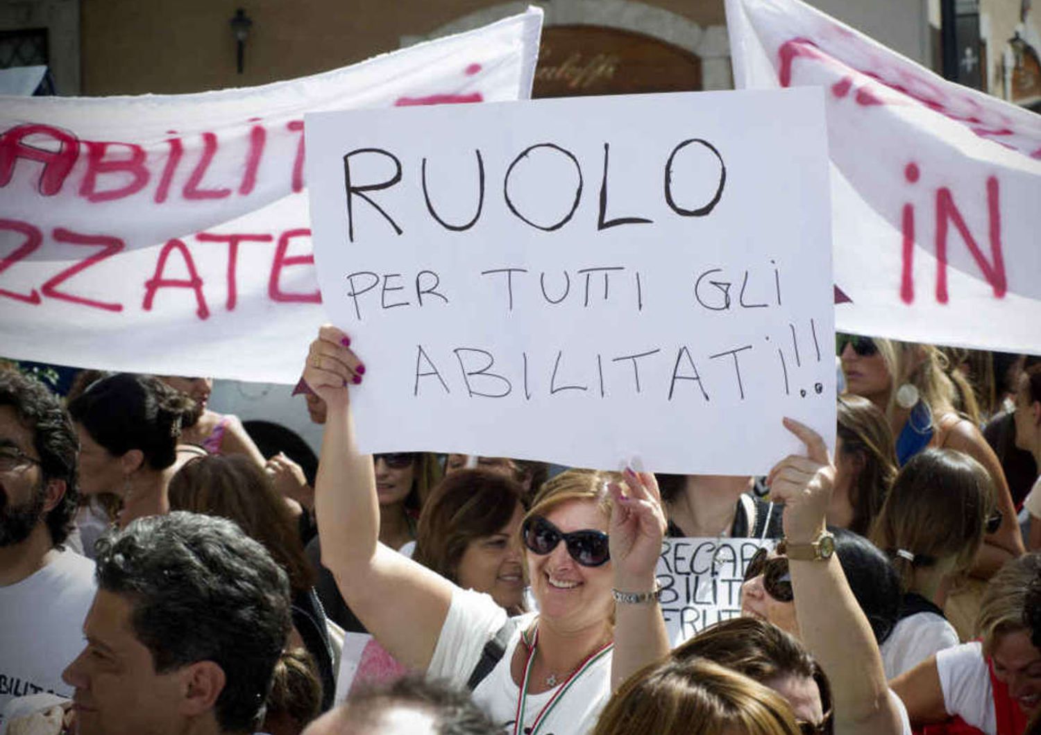 Governo tra i banchi di scuola Renzi contestato a Palermo