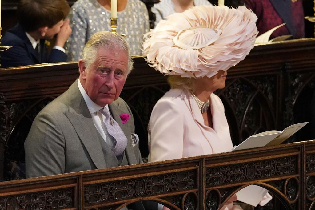&quot;What?&quot;: il principe Carlo con Camilla ascoltano il reverendo Curry
