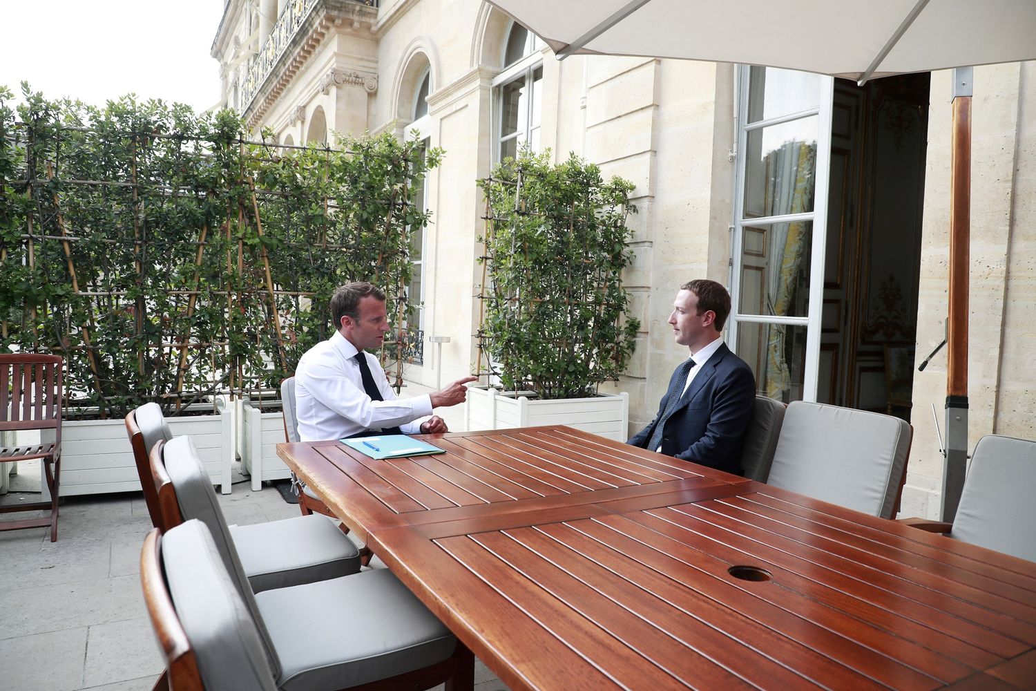 &nbsp;Macron e Zuckerberg