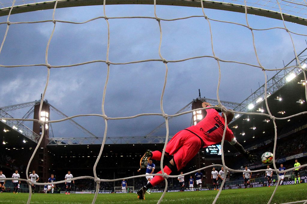 Sampdoria-Crotone, Quagliarella batte  Cordaz su rigore e segna&nbsp;