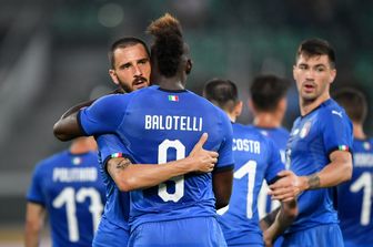 &nbsp;L'Italia batte l'Arabia Saudita 2-1 in amichevole nella prima partita con Roberto Mancini in panchina.