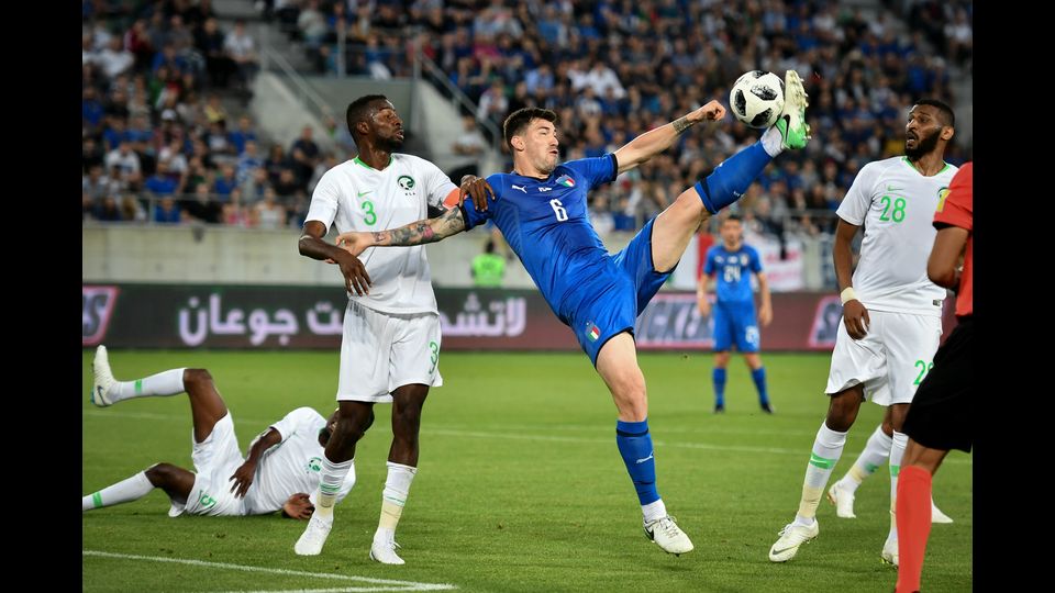 &nbsp;L'Italia batte l'Arabia Saudita 2-1 in amichevole nella prima partita con Roberto Mancini in panchina.&nbsp;