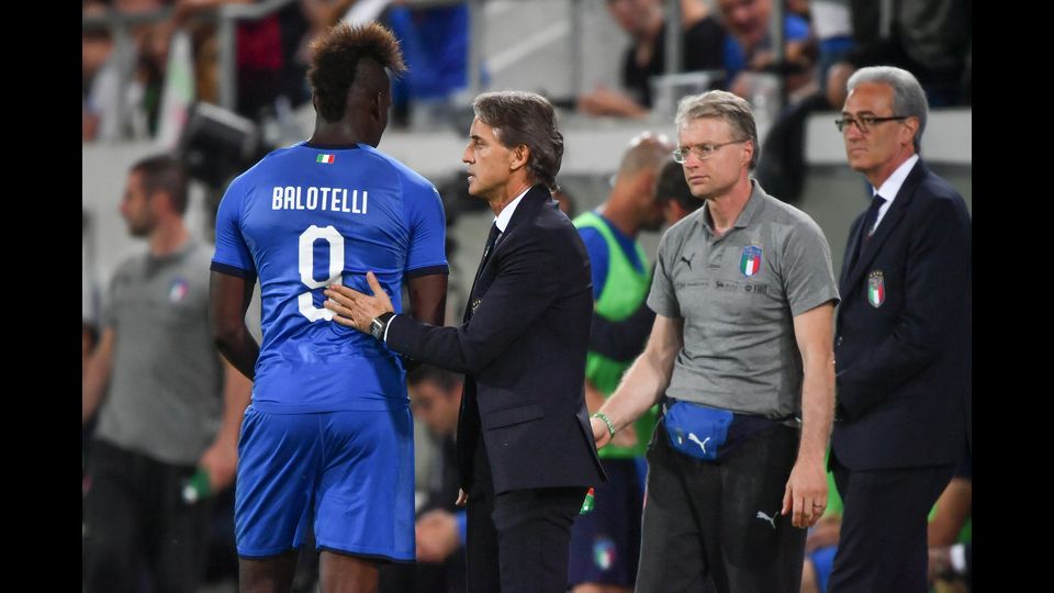 &nbsp;L'Italia batte l'Arabia Saudita 2-1 in amichevole nella prima partita con Roberto Mancini in panchina.&nbsp;