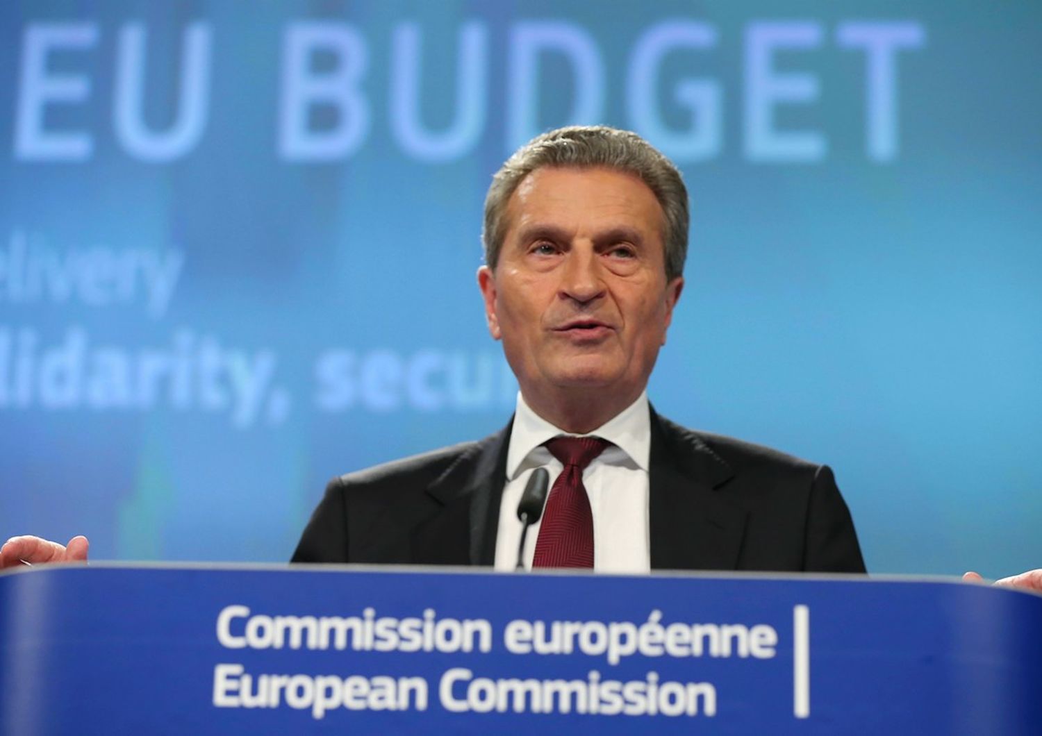 Governo: Oettinger si scusa. &quot;Non volevo mancare di rispetto&quot;