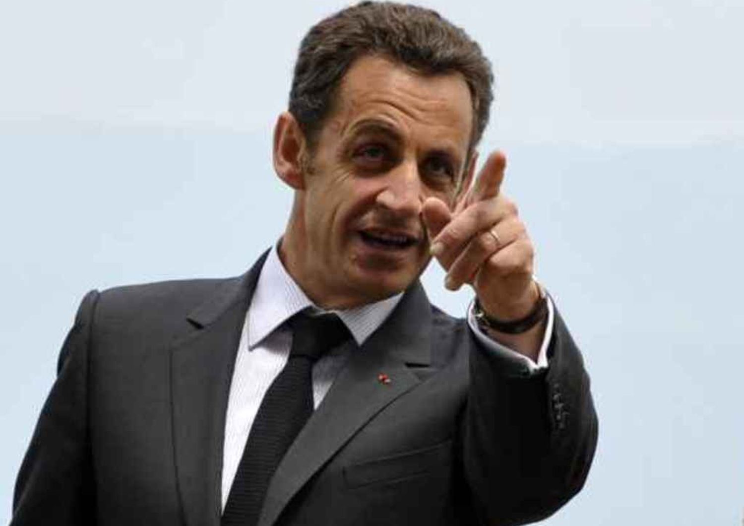 Sarkozy fermato a Parigi. Ump, "vittima di un complotto"