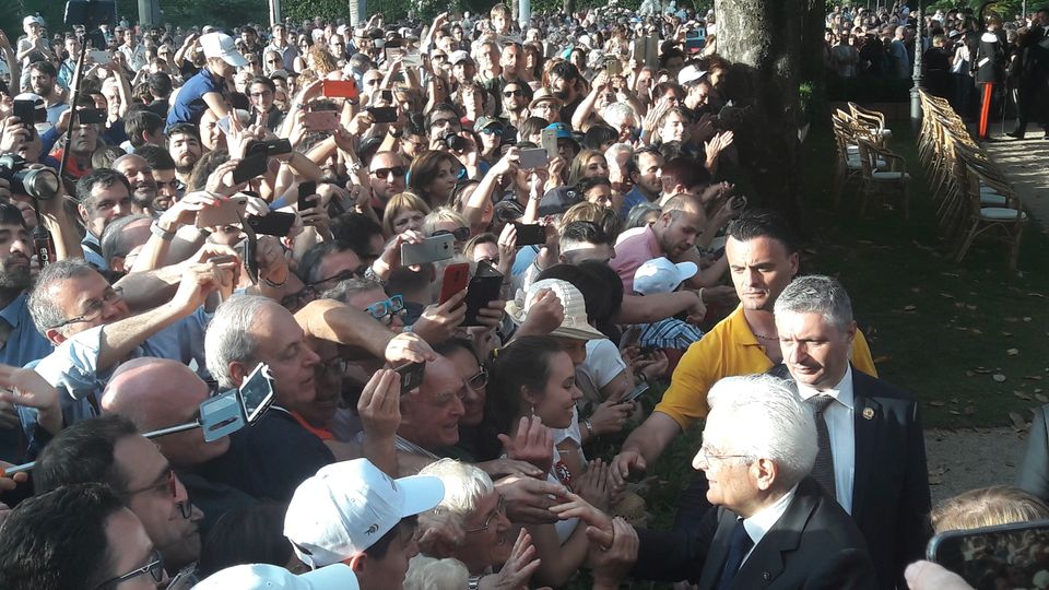 Un gruppo di pugliesi gli ha assicurato che &quot;da San Giovanni Rotondo preghiamo per lei&quot;.