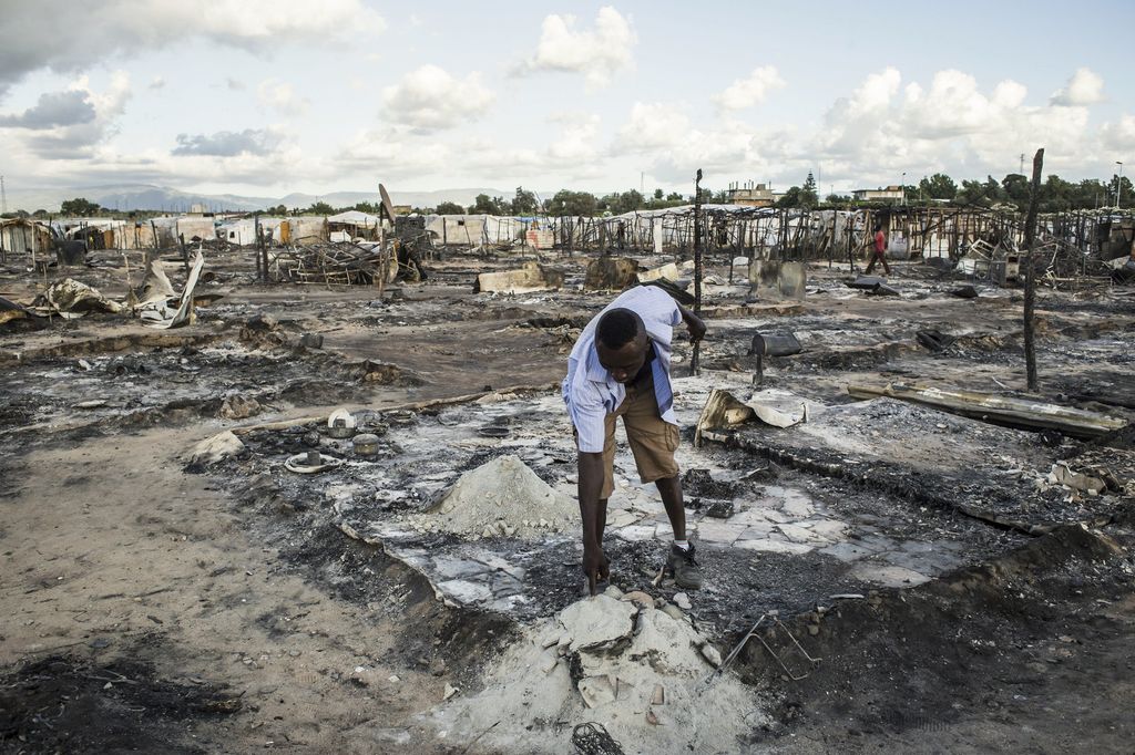 La baraccopoli di San Ferdinando distrutta da un incendio nel 2017&nbsp;