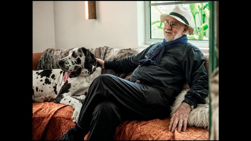 Albert Watson portrait with dog&nbsp;