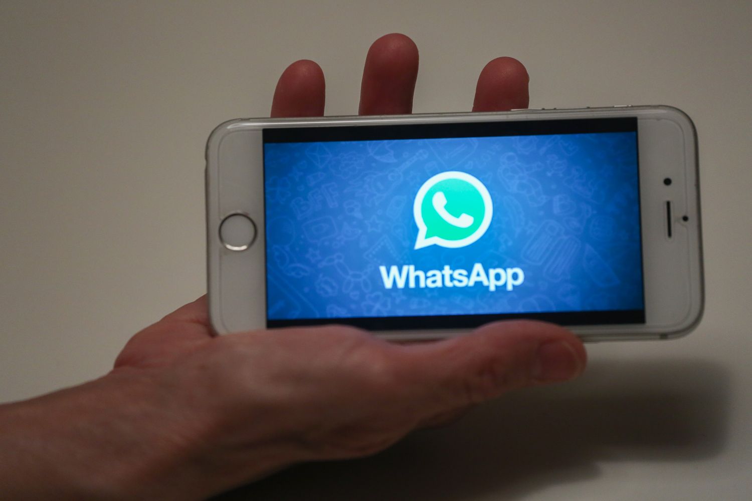 &nbsp;smartphone whatsapp