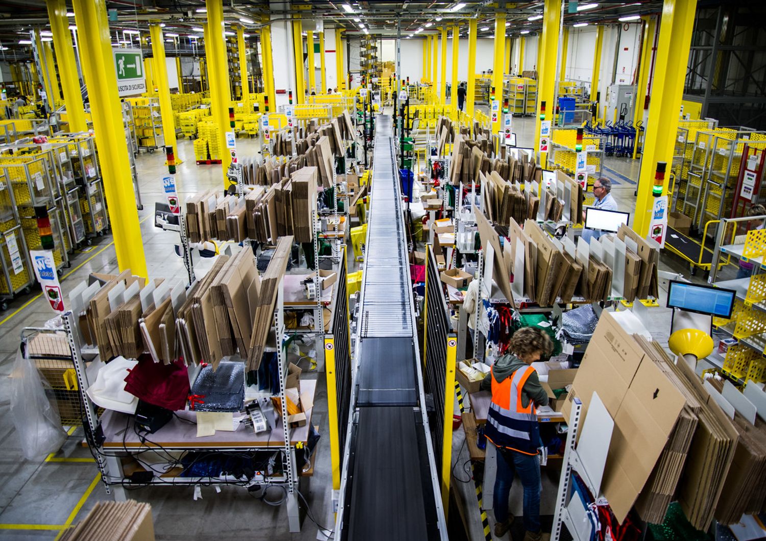 Il magazzino Amazon di Piacenza