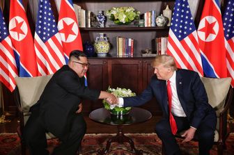 &nbsp;Negoziati per la denuclearizzazione. Vertice storico USA-Corea del Nord. Il Presidente degli Stati Uniti Donald Trump con il leader della Corea del Nord Kim Jong, Singapore il 12 giugno 2018&nbsp;&nbsp;