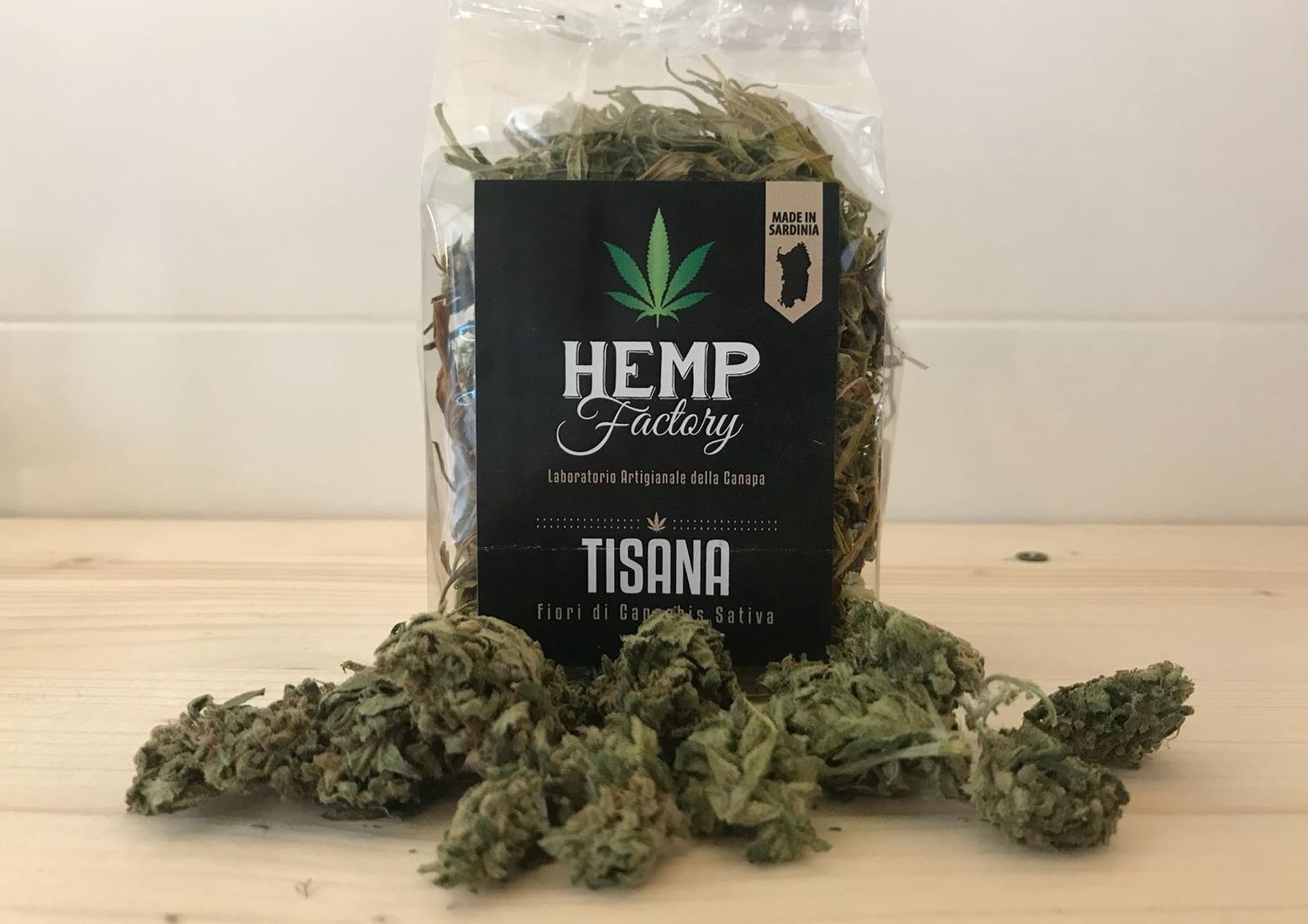 Tisana Hemp con fiori di cannabis