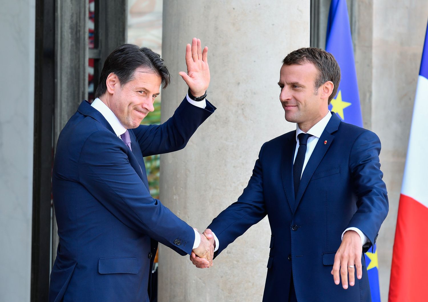 Il primo ministro italiano Giuseppe Conte e il presidente francese Emmanuel Macron