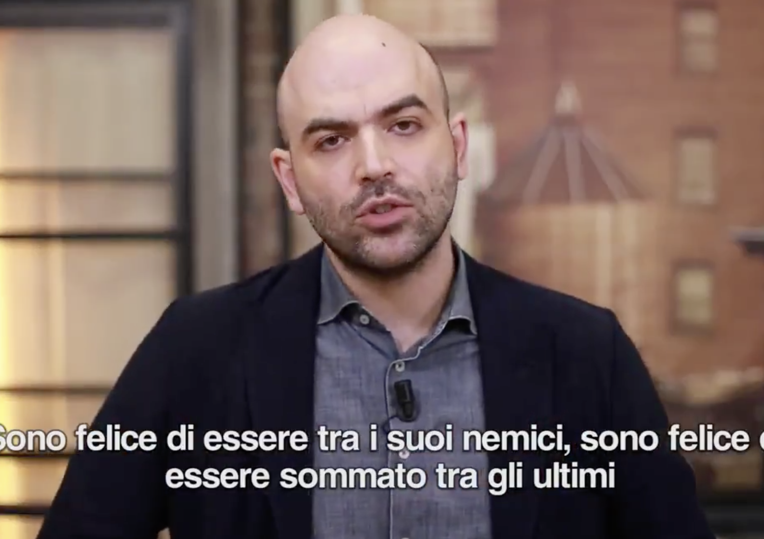 &quot;Credi che possa&nbsp;avere&nbsp;paura di te? Buffone&quot;. Il video che&nbsp;Saviano&nbsp;ha dedicato a Salvini