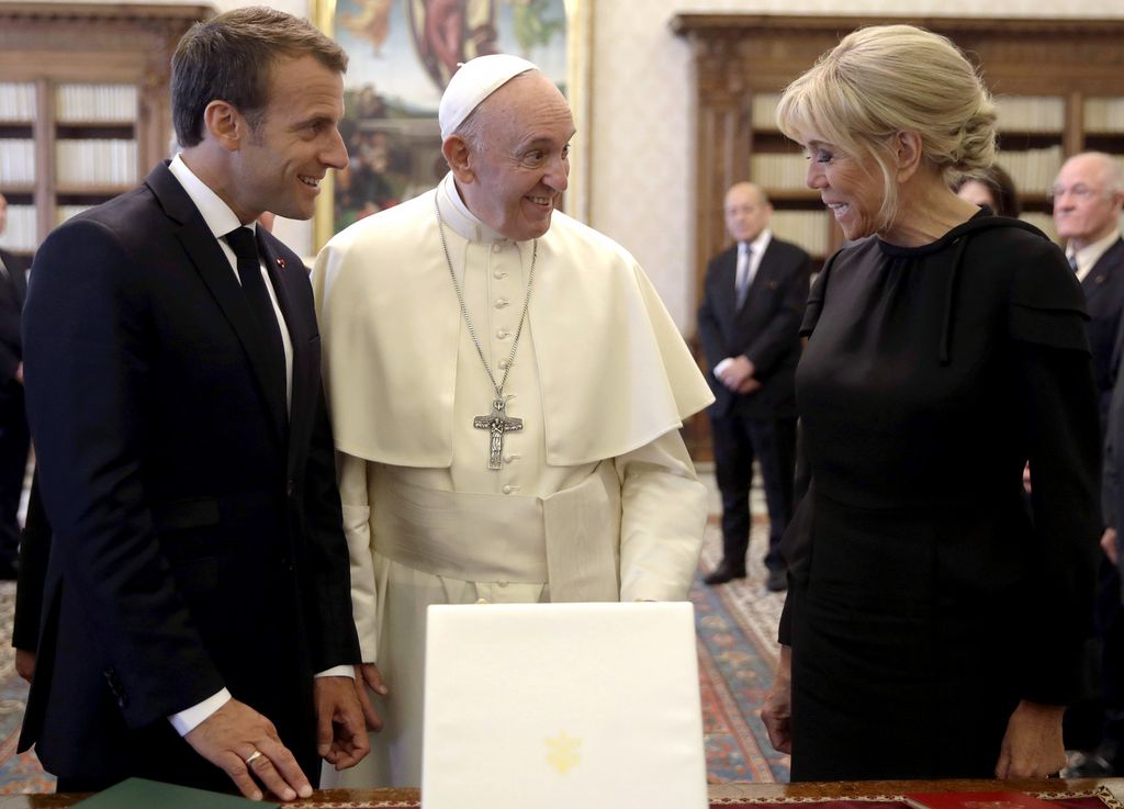 &nbsp;Macron, Papa Francesco e Brigitte