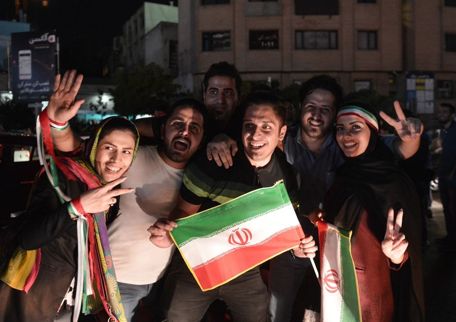 Nonostante l&#39;eliminazione ai mondiali, gli iraniani festeggiano