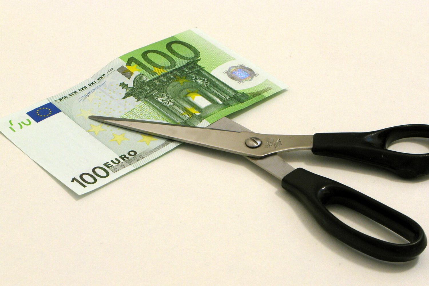 &nbsp; Economia, taglio, tagli, soldi, euro, risparmio, costo, costi&nbsp;