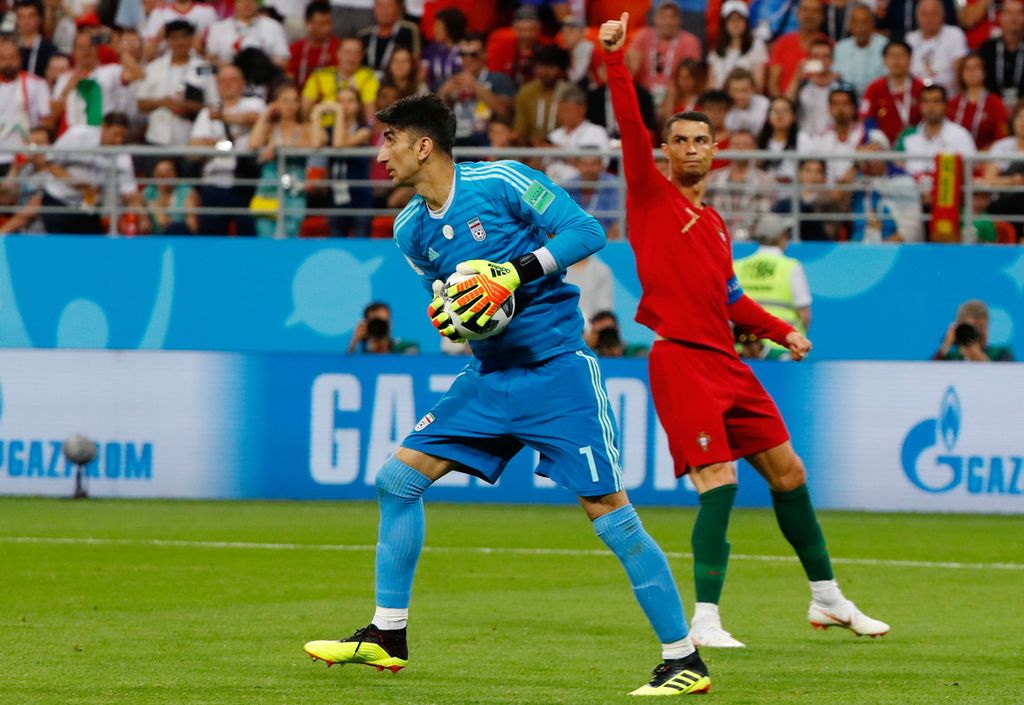 &nbsp;Alireza&nbsp;Beiranvand e Cristiano Ronaldo&nbsp;