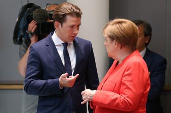 &nbsp;Sebastian Kurz e Angela Merkel