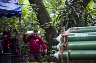 &nbsp;Le operazioni di soccorso nella grotta di Tham Luang, in Thailandia (AFP)