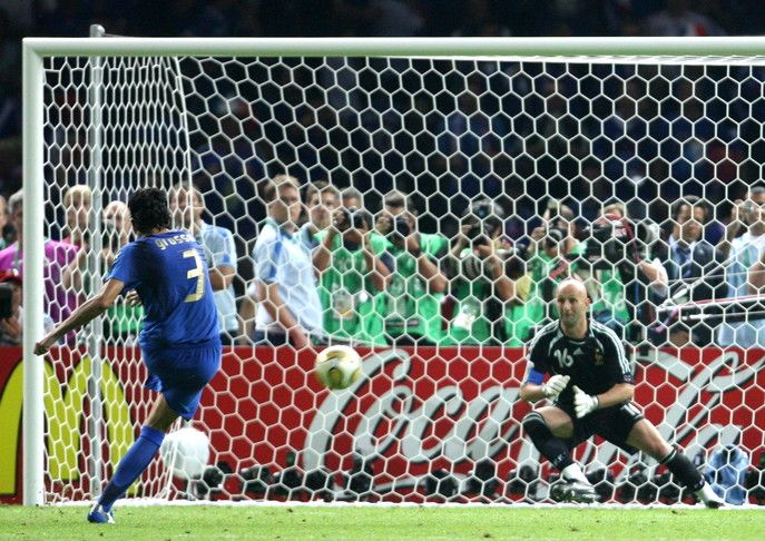 &nbsp;Fabio Grosso, Italia-Francia, finale Mondiali 2006. Il rigore della vittoria