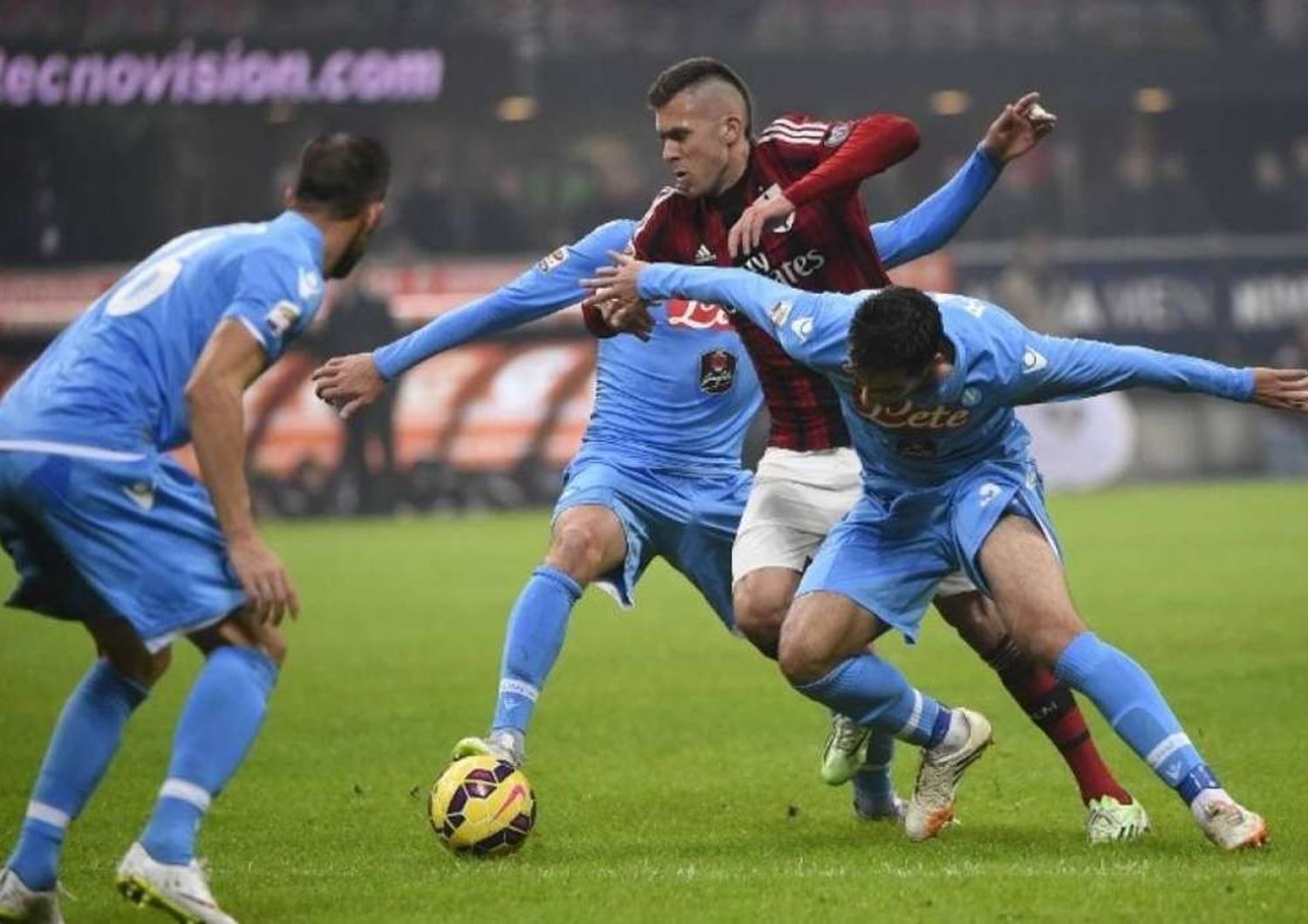 Serie A: Menez e Bonaventura in gol, Milan liquida il Napoli 2-0