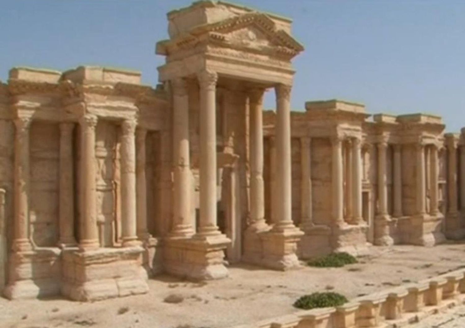 Isis: allarme da ong e governo, "mine piazzate per distruggere Palmira"