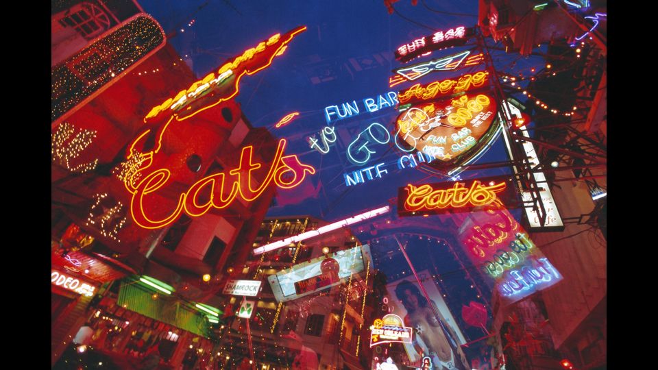 Insegne al neon a Hong Kong (Afp)&nbsp;