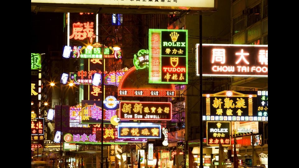 Insegne al neon a Hong Kong (Afp)&nbsp;