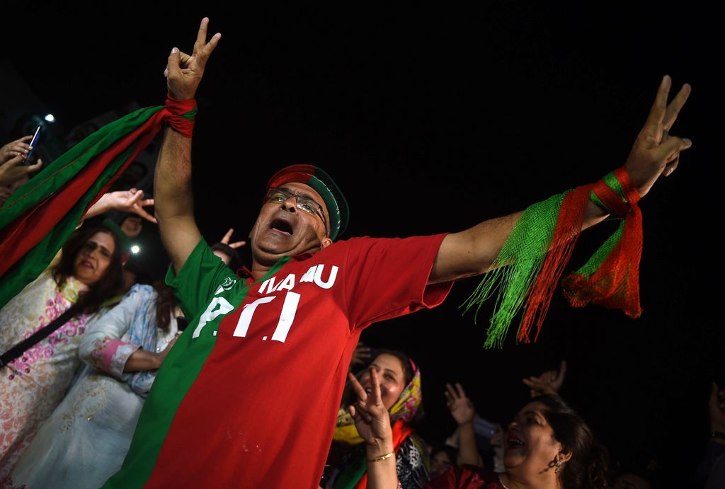 &nbsp;Sostenitori di Khan festeggiano