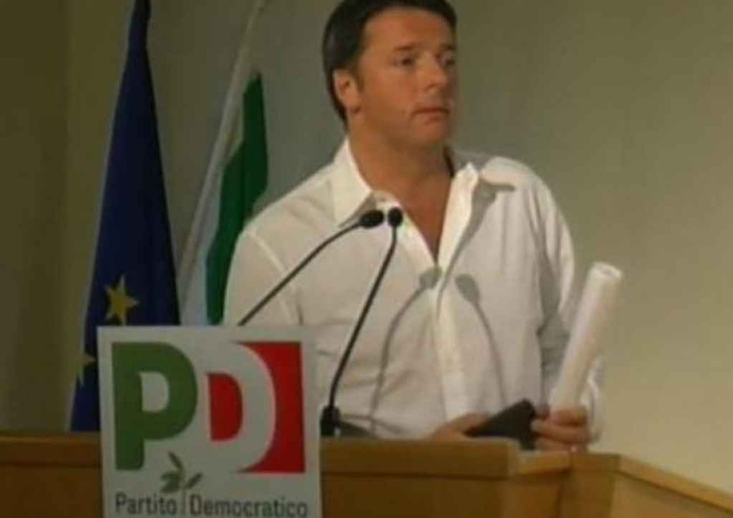 Renzi incassa il si' sul Jobs Act Divisa la minoranza del Pd